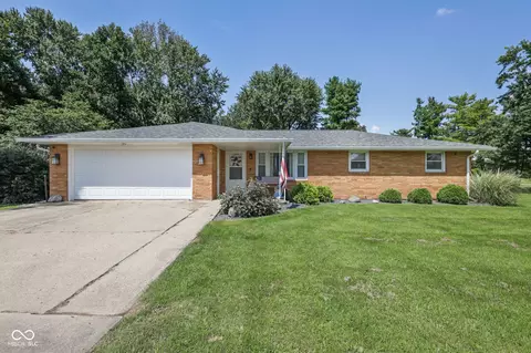 1128 E School St, Anderson, IN 46012