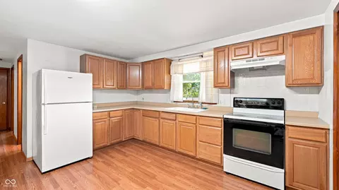 Kitchen - 68 W 650 S, Pendleton, IN 46064 photo 2 of 2