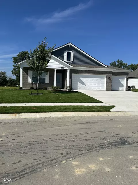 6110 Camarillo Dr, Whitestown, IN 46075