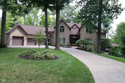 231 Lakeshore Dr, Batesville, IN 47006