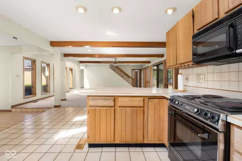 Kitchen - 1058 Junco Dr, Columbus, IN 47203 photo 5 of 5