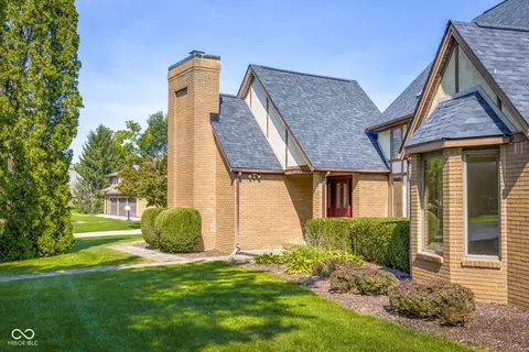 Exterior - 1058 Junco Dr, Columbus, IN 47203 photo 5 of 12