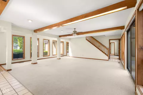 Living - 1058 Junco Dr, Columbus, IN 47203 photo 6 of 15