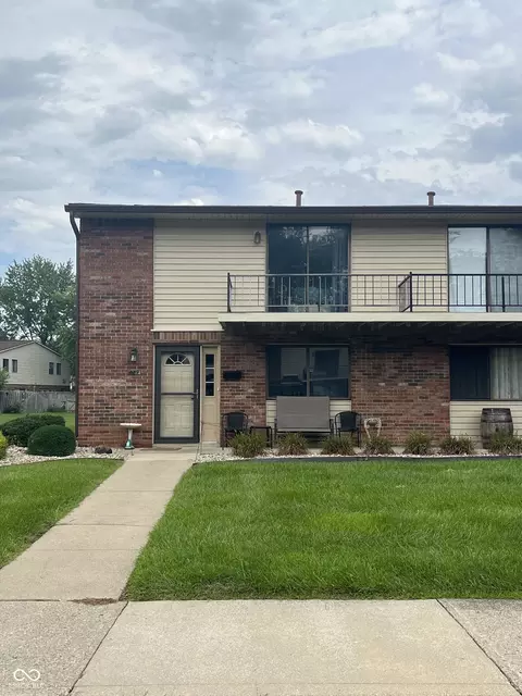 989 Greenwood W, Greenwood, IN 46142