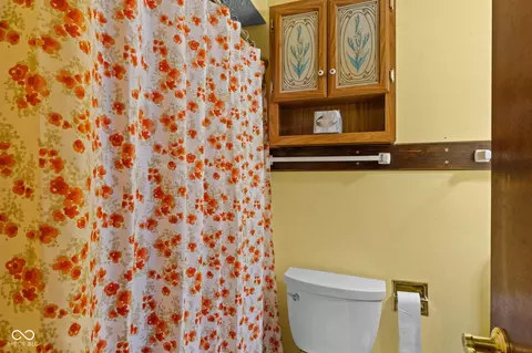 Bath - 555 Clark St, Brooklyn, IN 46111 photo 2 of 4