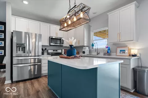 Kitchen - 615 Blarney Dr, Pendleton, IN 46064 photo 2 of 3