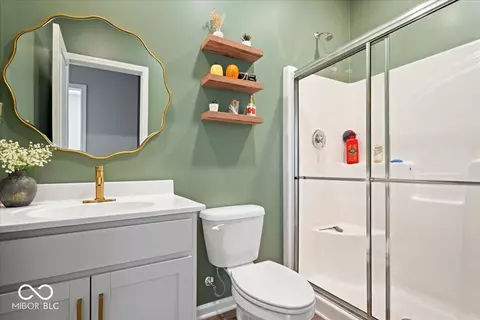 Bath - 615 Blarney Dr, Pendleton, IN 46064 photo 1 of 5