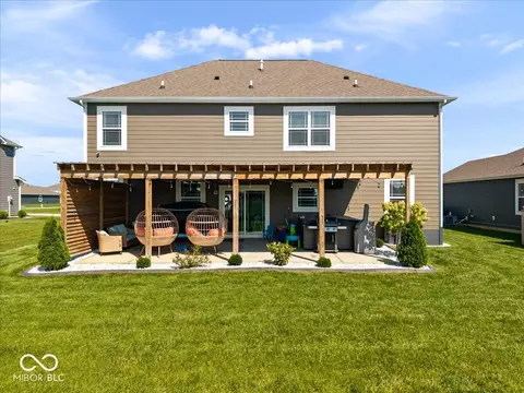Exterior - 615 Blarney Dr, Pendleton, IN 46064 photo 5 of 6