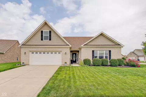 4602 W Dane Ct, New Palestine, IN 46163