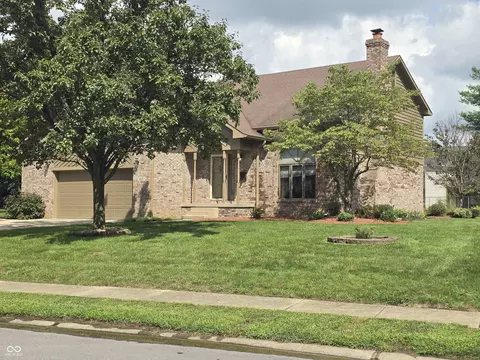 Exterior - 903 Corey Ln, Plainfield, IN 46168 photo 2 of 8