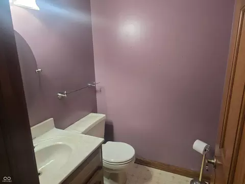 Bath - 903 Corey Ln, Plainfield, IN 46168 photo 1 of 1
