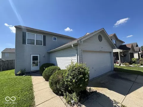 11417 Smoothbark Dr, Indianapolis, IN 46235