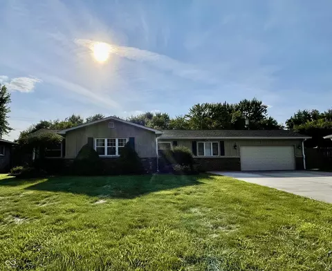 118 Granby Dr, Cumberland, IN 46229