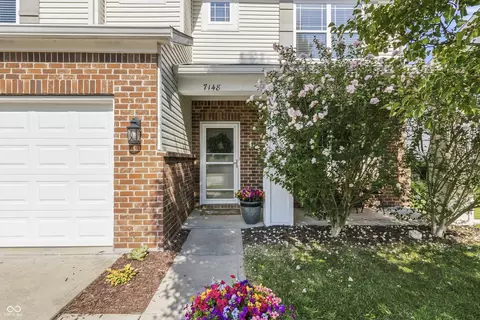 7148 N Chelmsford Dr, Mccordsville, IN 46055