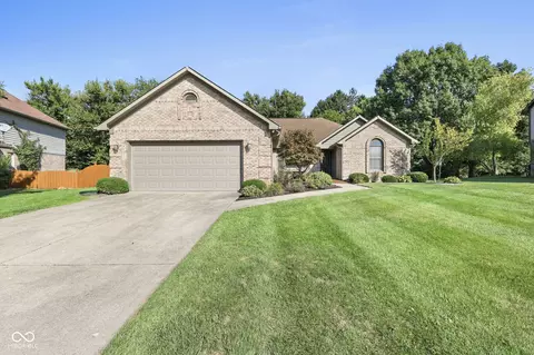 1041 New Harmony Dr, Indianapolis, IN 46231