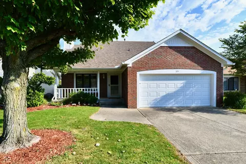 324 Suncrest Dr, Greenwood, IN 46143