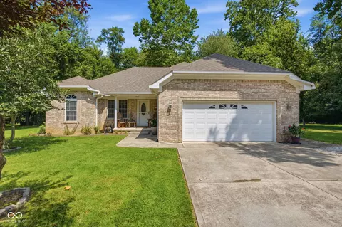 190 Victory Hl, Coatesville, IN 46121