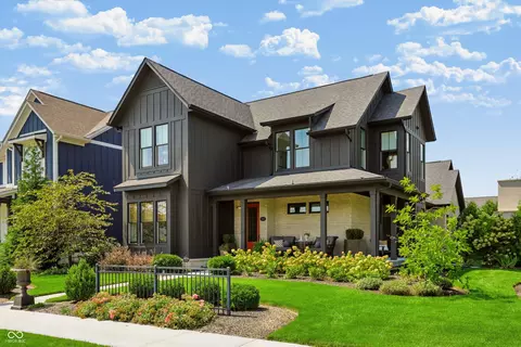 15040 Oak Hollow Ln E, Carmel, IN 46033