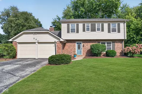 560 S Harbour Dr, Noblesville, IN 46062