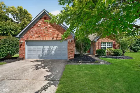 10996 Ridge Ct, Fishers, IN 46038
