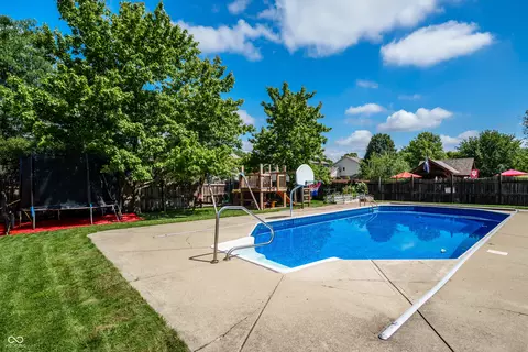 1224 Knapps Ct, Greenwood, IN 46142