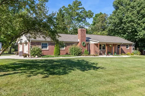 62 Orchard Ln, Danville, IN 46122