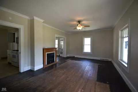 Living - 2016 Spring St, New Castle, IN 47362 photo 2 of 3