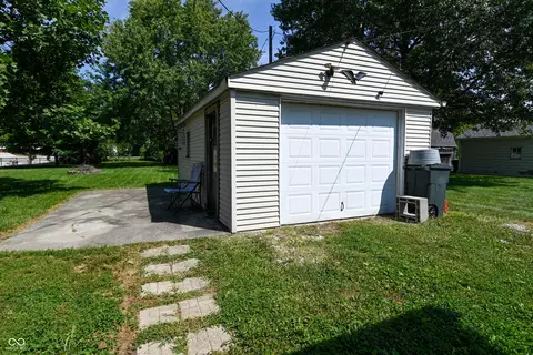 Exterior - 304 E Park, Plainfield, IN 46168 photo 4 of 7