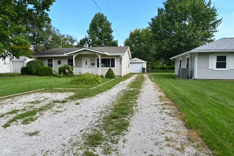 Exterior - 304 E Park, Plainfield, IN 46168 photo 2 of 7