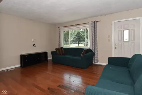 Living - 304 E Park, Plainfield, IN 46168 photo 3 of 3