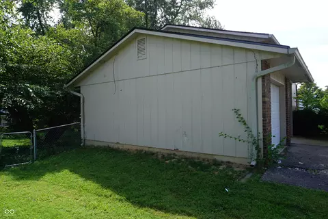 Exterior - 4635 W Sunset Ave, Bloomington, IN 47403 photo 3 of 5