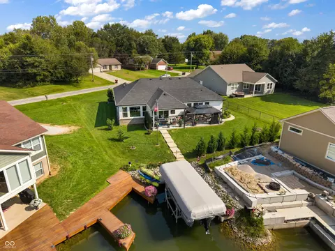 214 Patriots Lndg, Fillmore, IN 46128