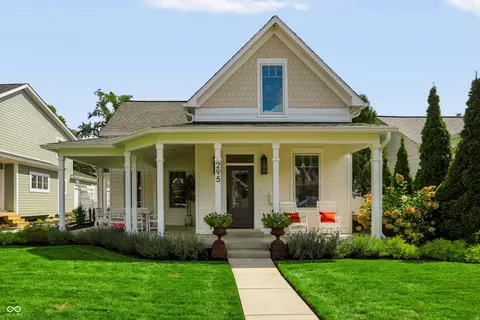 295 N Main St, Zionsville, IN 46077