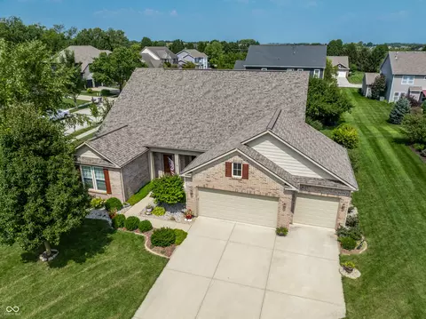 7658 Winding Lake Dr S, Noblesville, IN 46062