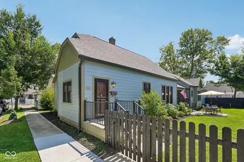 85 E Poplar, Zionsville, IN 46077