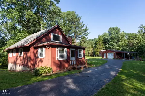 9312 Spearsville Rd, Morgantown, IN 46160