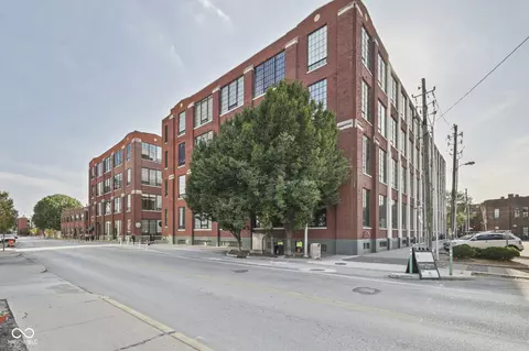 624 E Walnut St #110, Indianapolis, IN 46204
