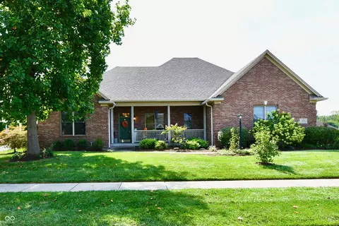 355 Connecticut Cir, Indianapolis, IN 46217