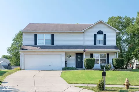 8146 Sunset Ct, Columbus, IN 47201