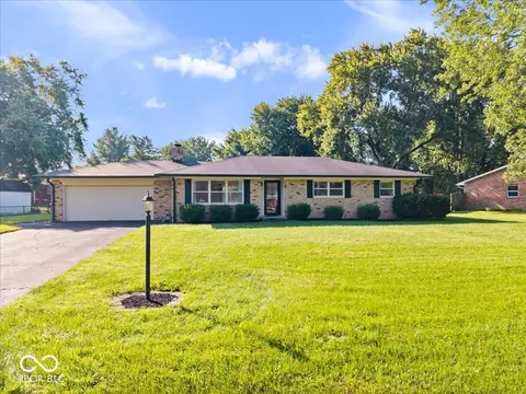 451 Green Valley Dr, Greenwood, IN 46142