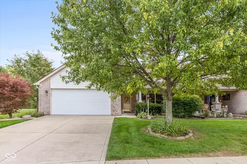 1031 Hilltop Commons Blvd, Whiteland, IN 46184