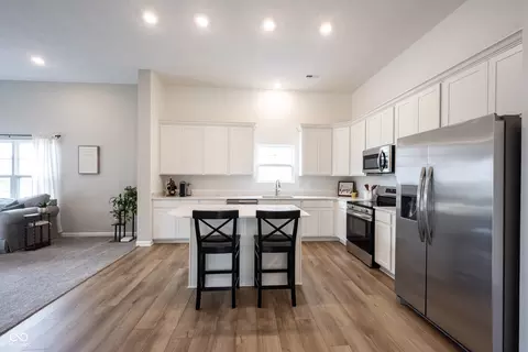 Kitchen - 1585 Pebble Beach Dr, Pendleton, IN 46064 photo 2 of 4