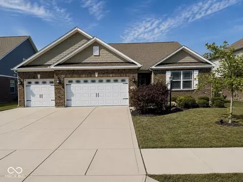 6262 Dugan Dr, Whitestown, IN 46075