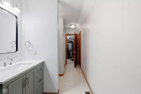 Entry Way - 2135 Bobby Ct, Plainfield, IN 46168 photo 3 of 6