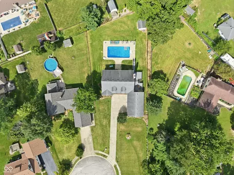 View/Area - 2135 Bobby Ct, Plainfield, IN 46168 photo 2 of 9