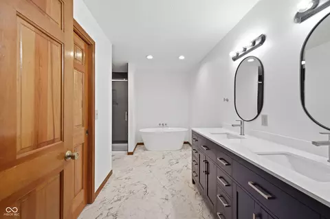 Bath - 2135 Bobby Ct, Plainfield, IN 46168 photo 5 of 8