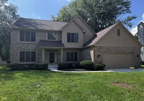 10350 Foxwood Dr W, Indianapolis, IN 46280