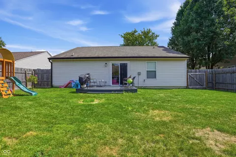 Exterior - 5976 Marco St, Plainfield, IN 46168 photo 4 of 6
