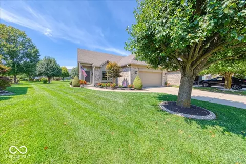 671 Brook Dr, Greenwood, IN 46143