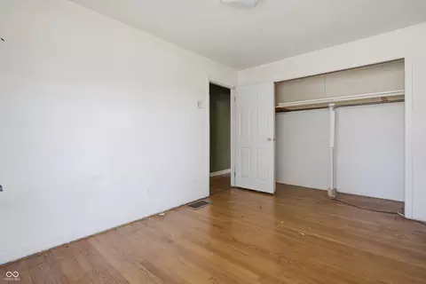 Bedroom - 5628 Denois St, Columbus, IN 47201 photo 3 of 4